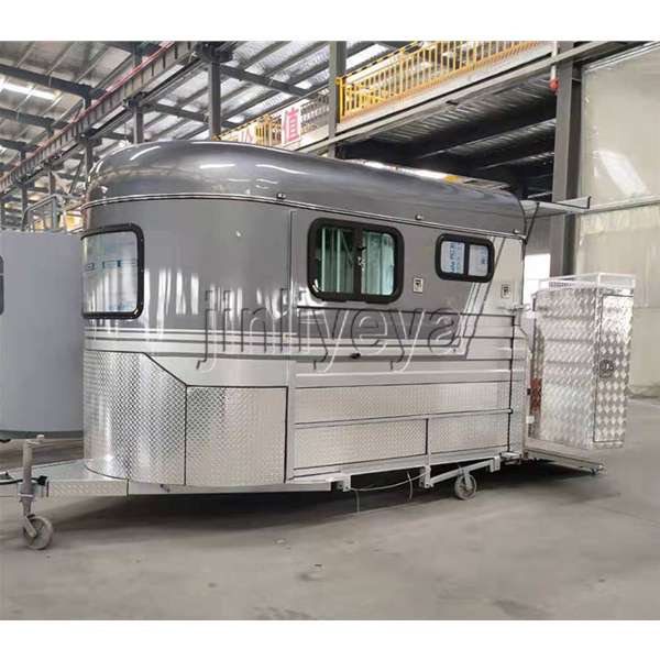 圓頭（tóu）馬車