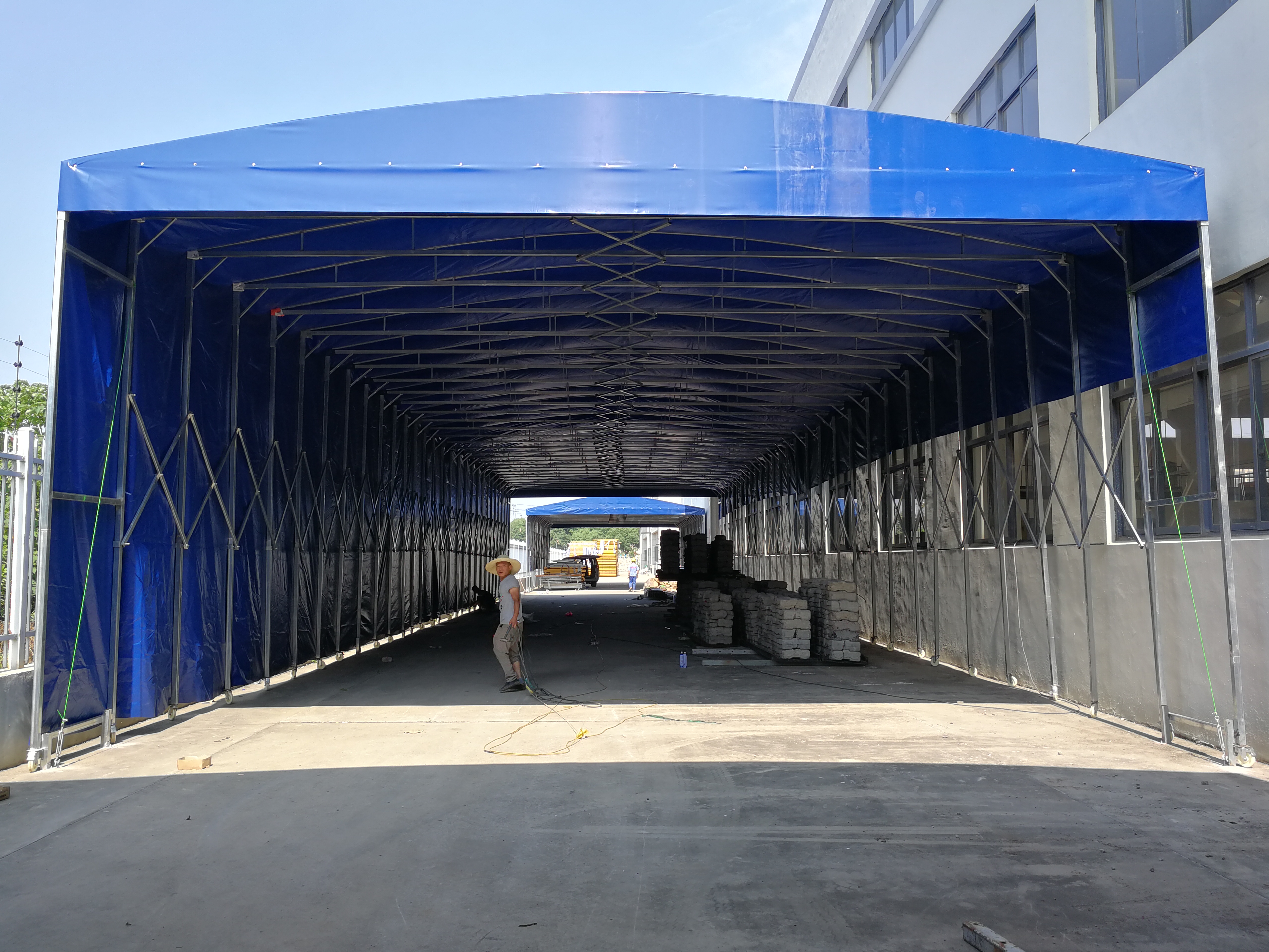 手動推（tuī）拉篷（péng）