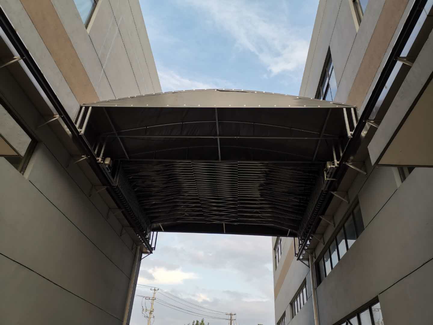 電動推拉雨（yǔ）篷